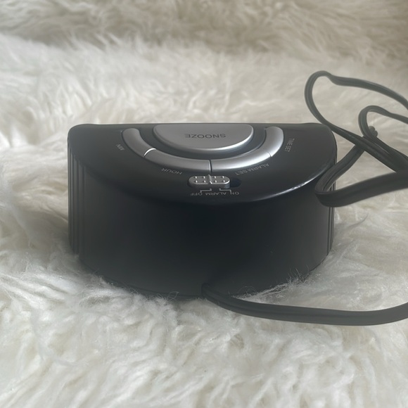 Small Alarm Clock - Picture 6 of 11